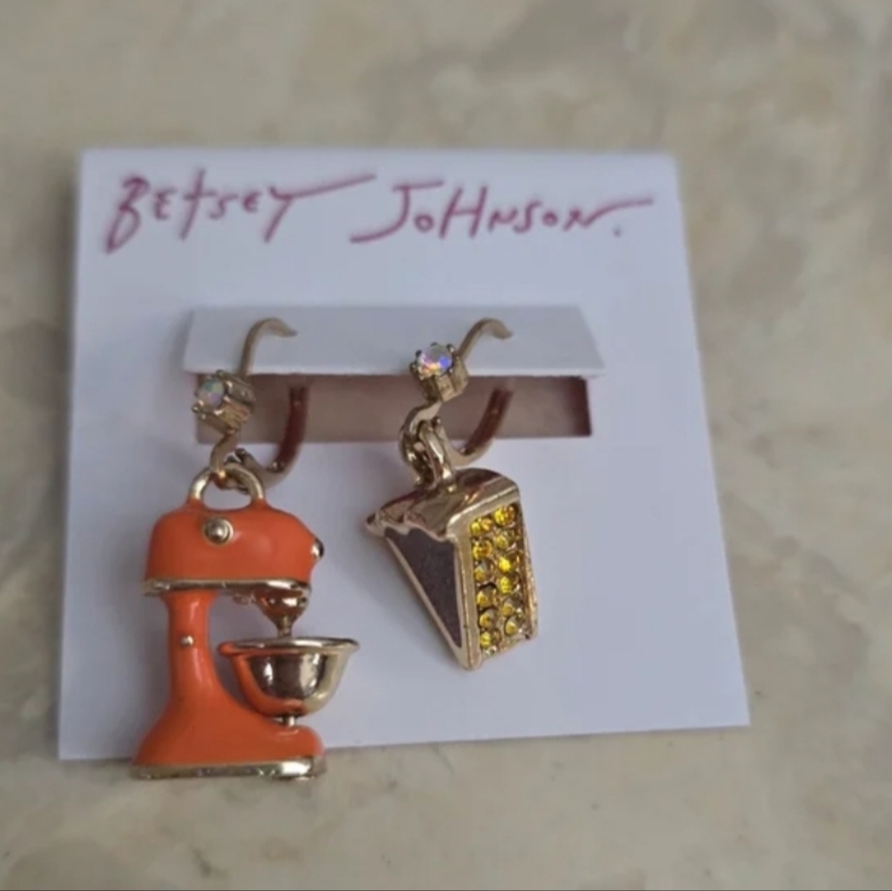 Betsey Johnson Orange Mixer and Pumpkin Pie Slice earrings! NWT!